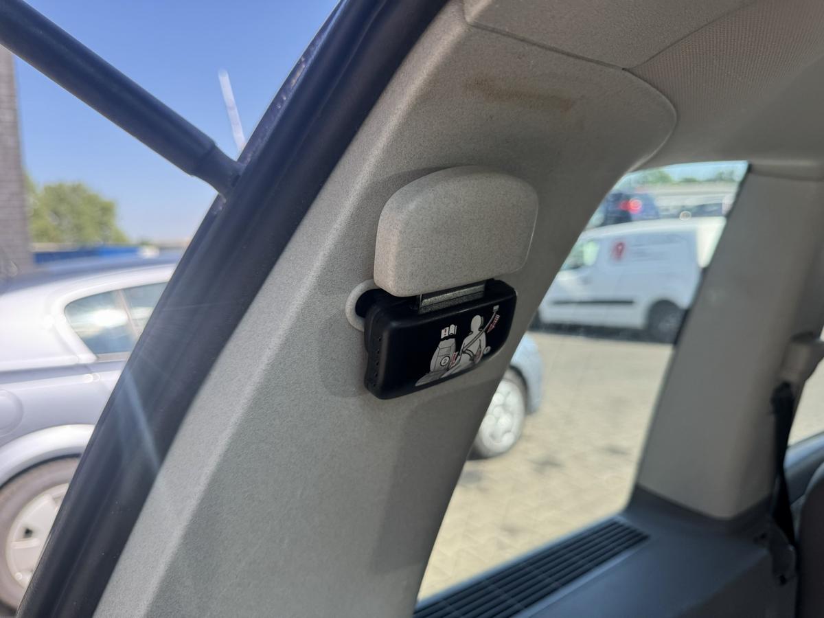 VW Touran 1T original Umbausatz Klappsitze 7 Sitzer mit Seitenverkleidung Bj.2009